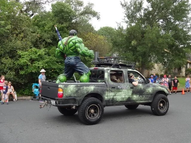PARADETRUCK.jpg