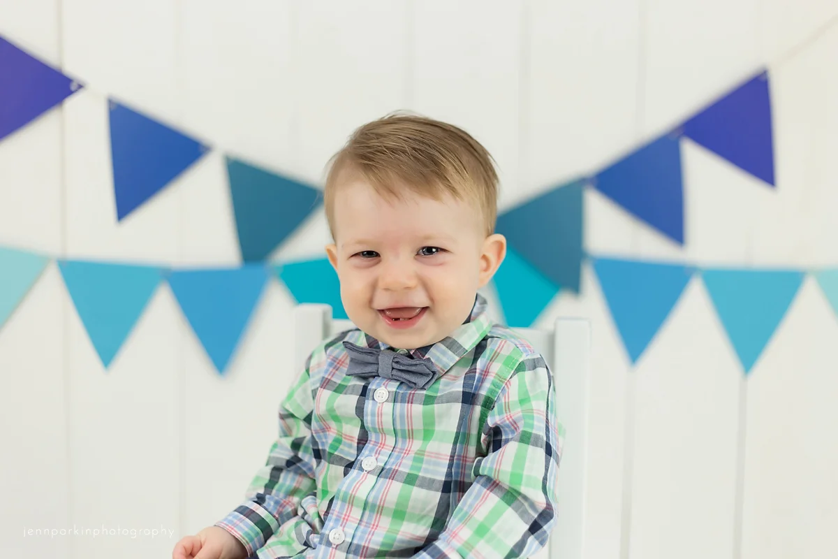 Powell River Photographer, Powell River Easter mini, first birthday, powell river baby photographer, powell river cake smash,