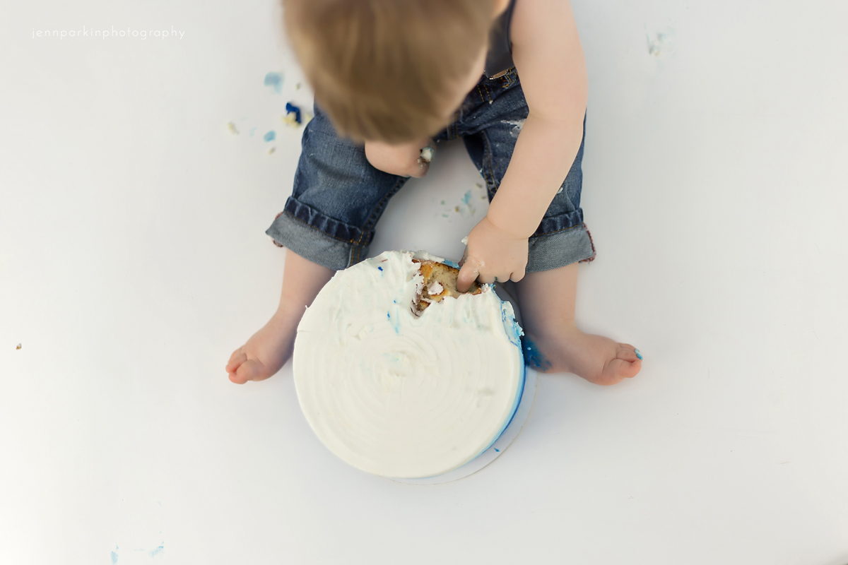 Powell River Photographer, Powell River Easter mini, first birthday, powell river baby photographer, powell river cake smash,