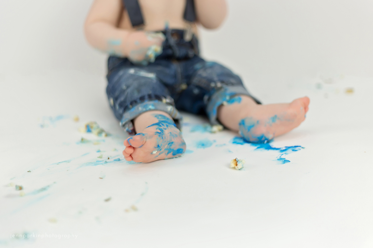 Powell River Photographer, Powell River Easter mini, first birthday, powell river baby photographer, powell river cake smash,