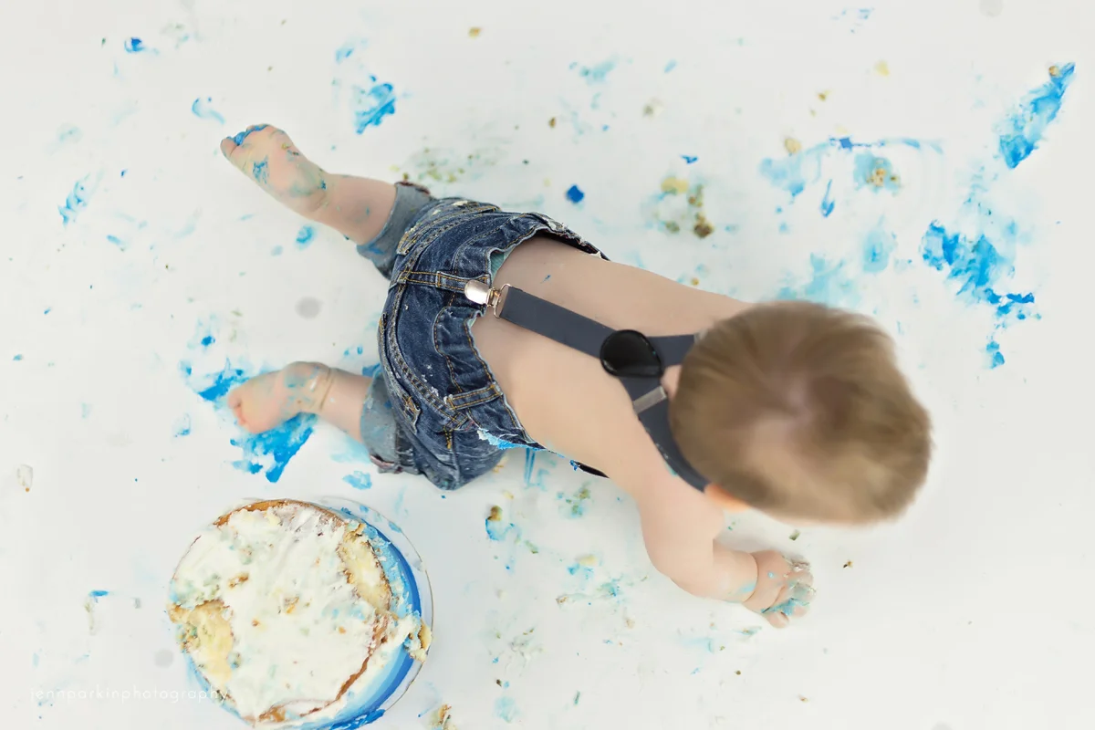 Powell River Photographer, Powell River Easter mini, first birthday, powell river baby photographer, powell river cake smash,