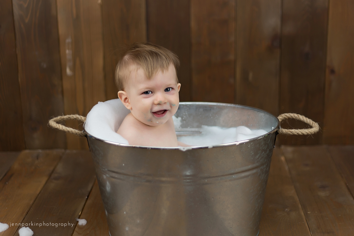 Powell River Photographer, Powell River Easter mini, first birthday, powell river baby photographer, powell river cake smash,