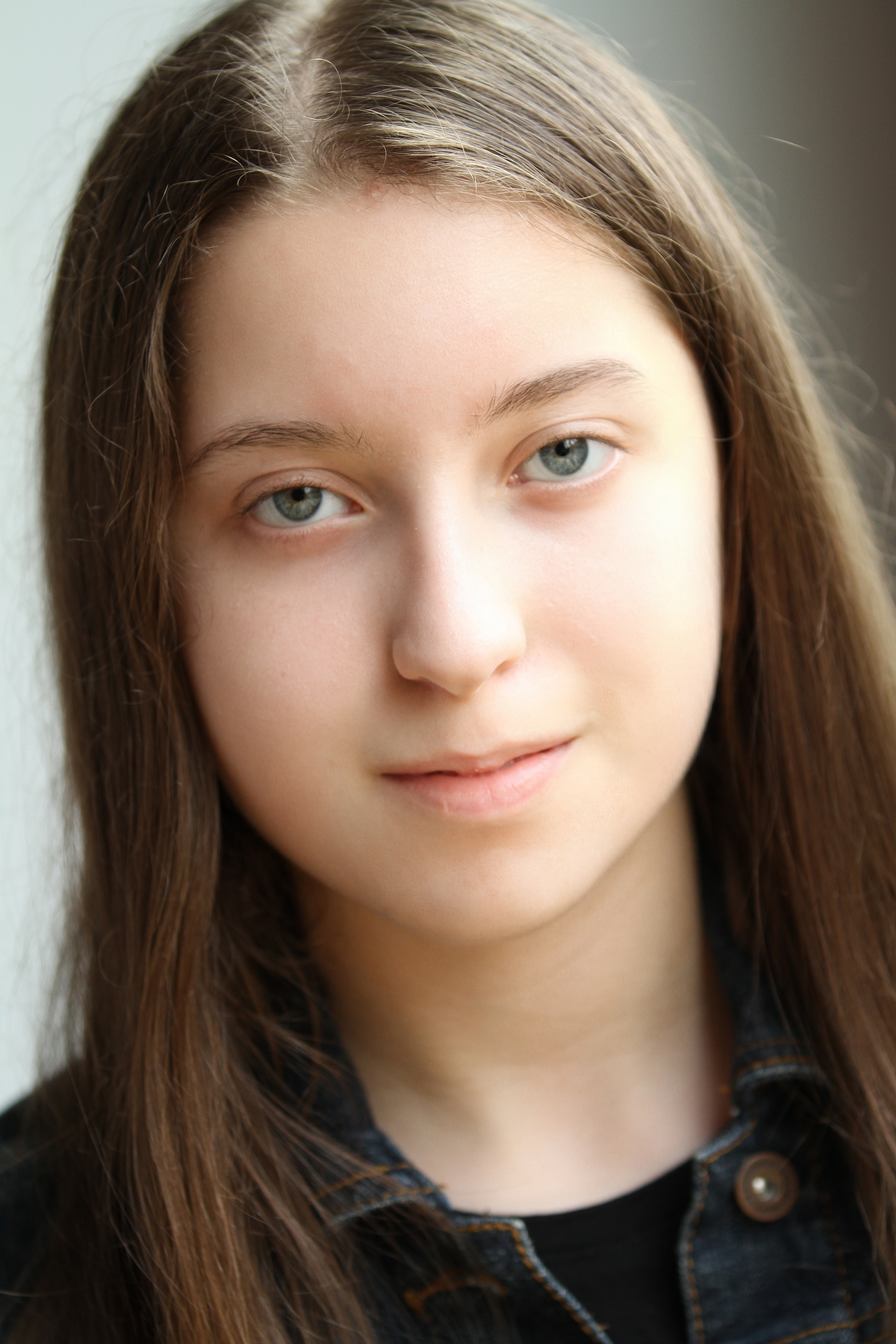 Kamila Schmitdinger Signed with TOP Southeast Agency