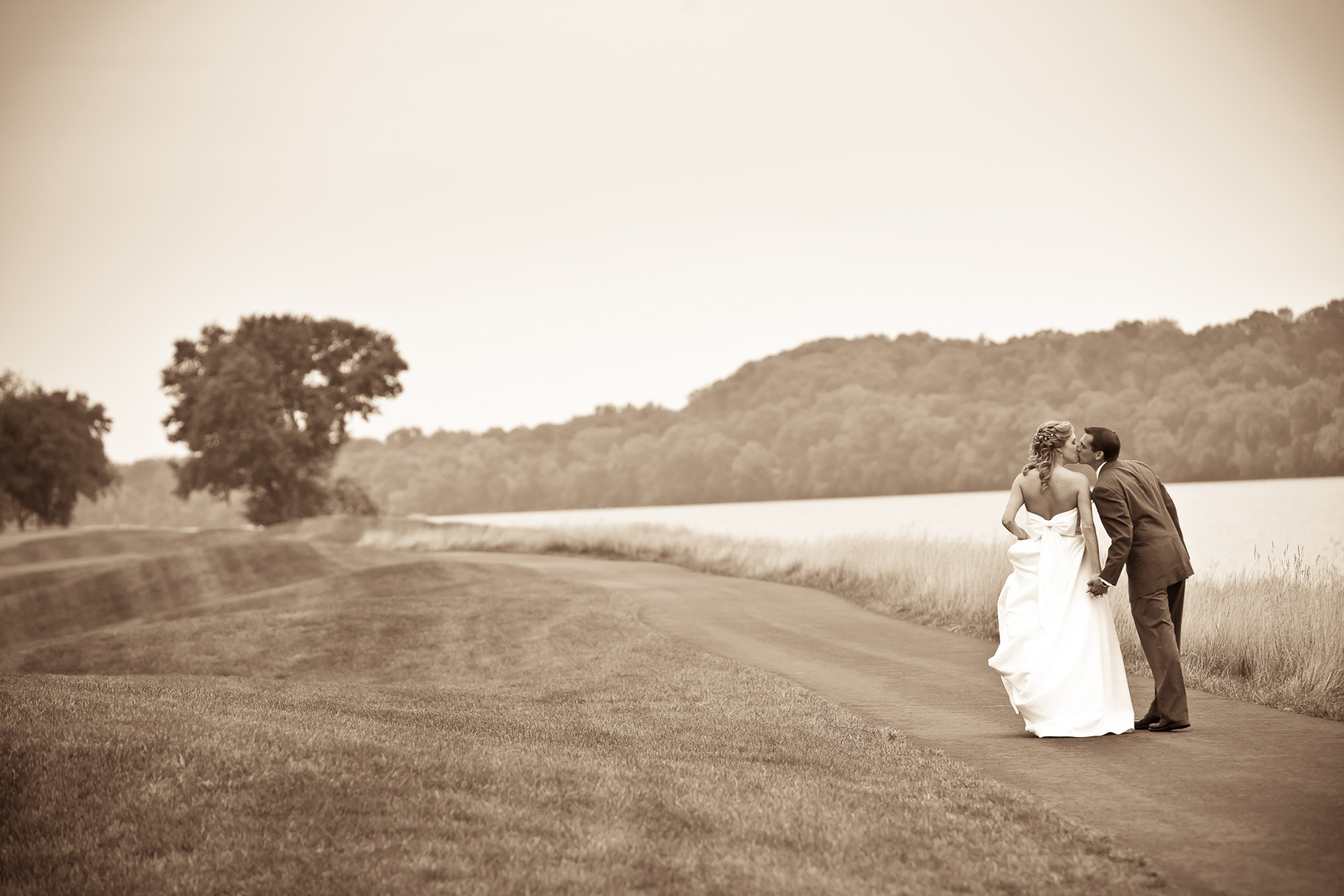 1404_1professional_wedding_photographer_virginia.jpg