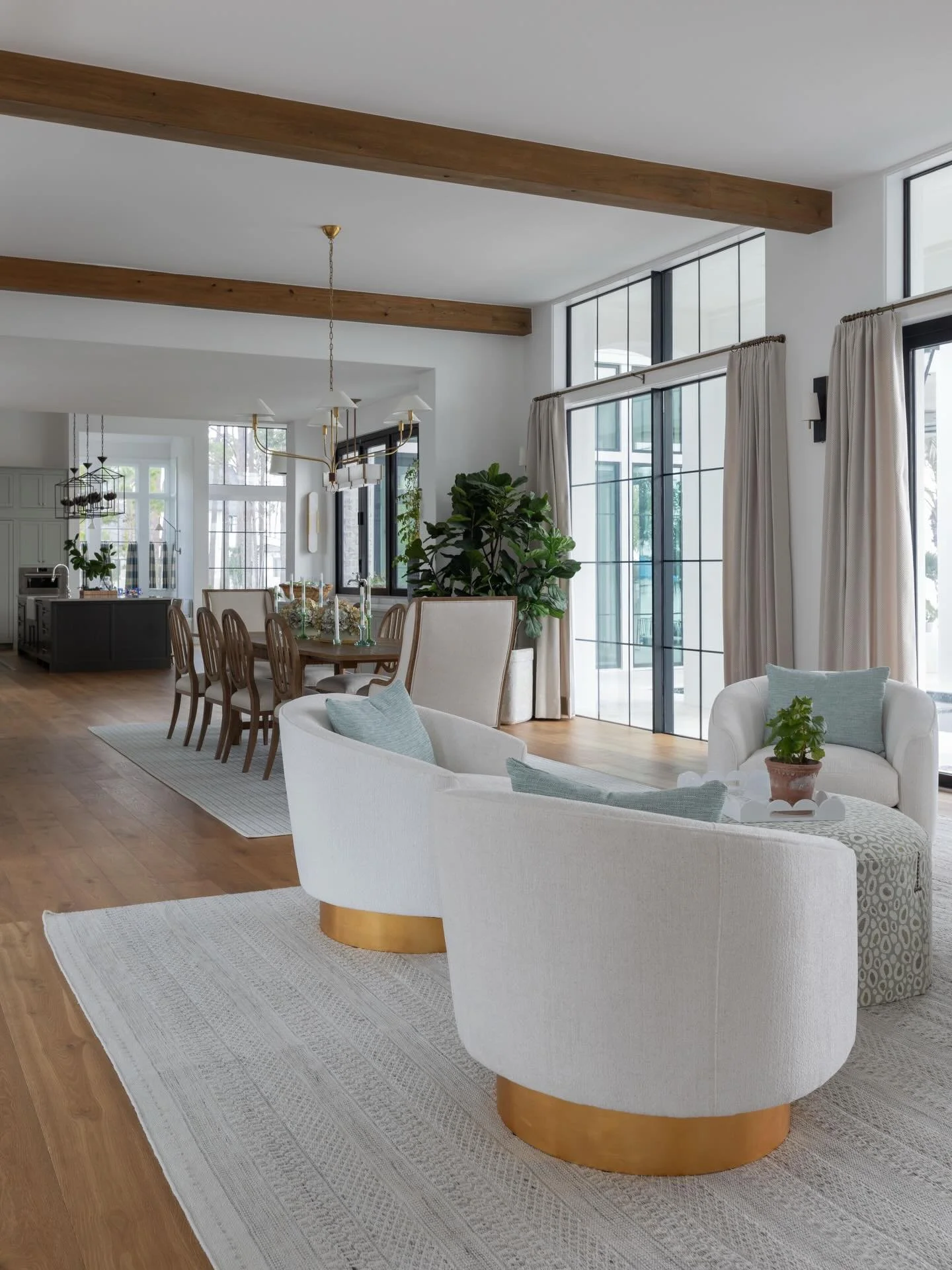 Designed to look beautiful from every angle. And yes&hellip; the chairs swivel so you can enjoy every view. ✨