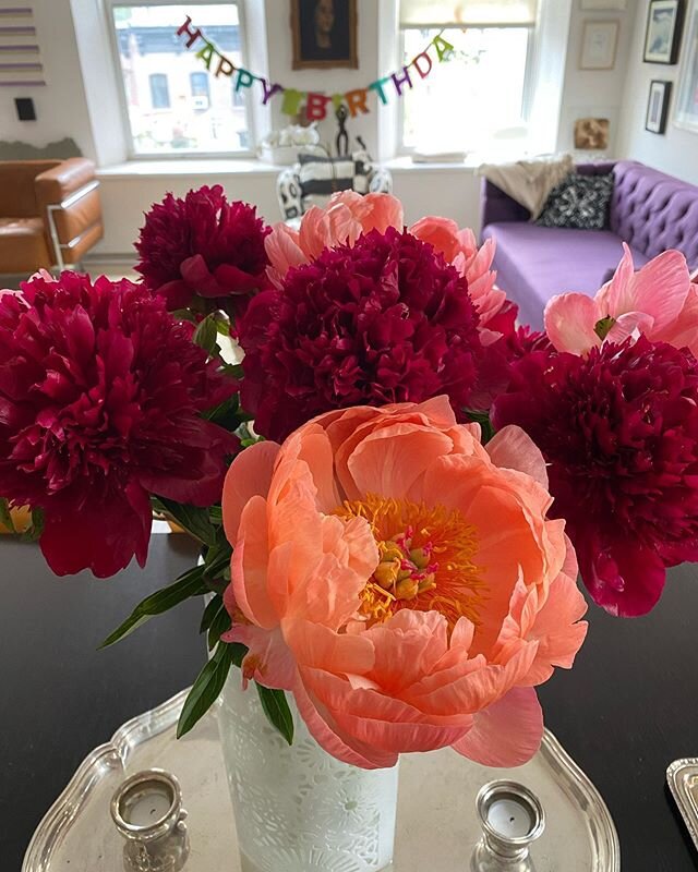 These peonies are as big as cantaloupes! #springflowers #unionsquaregreenmarket