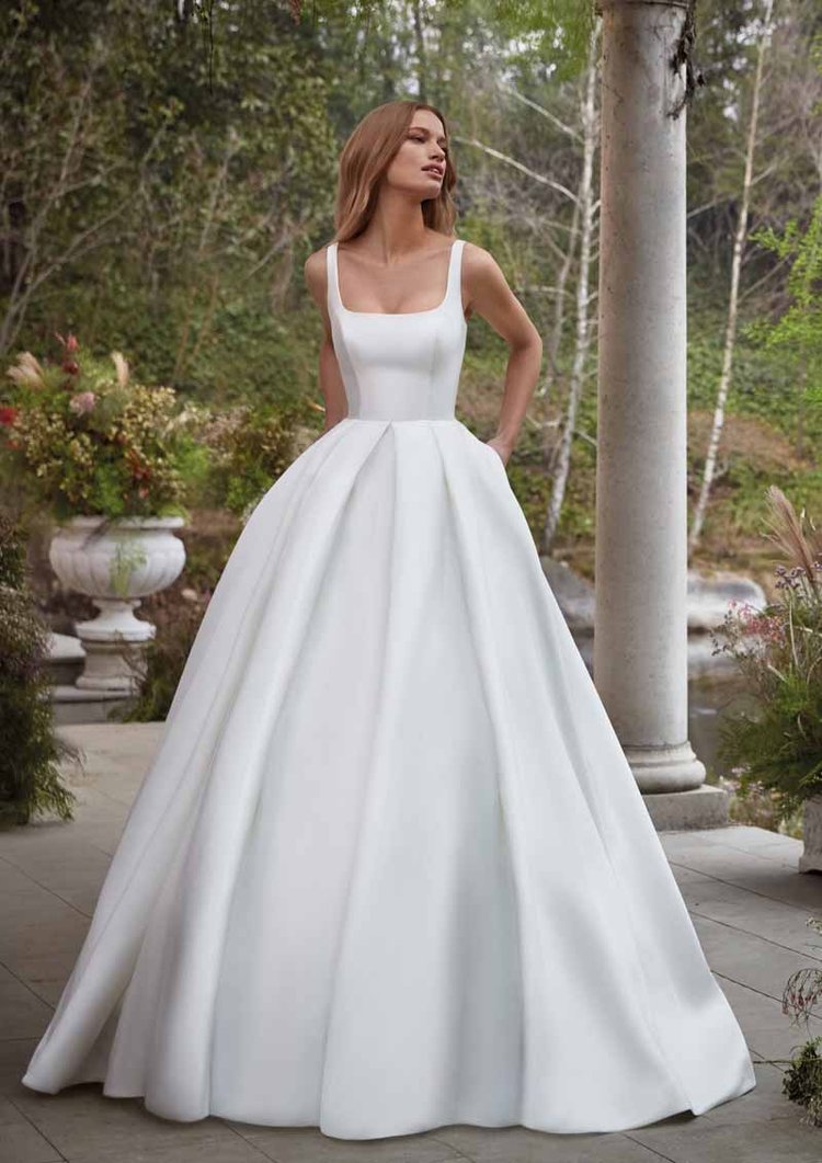  Nolina Wedding Dress by Nicole Colet 