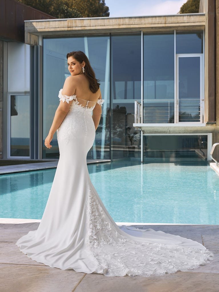 Octavia by Pronovias