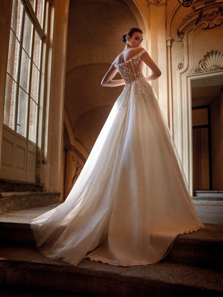 Turmalin by Pronovias Privee