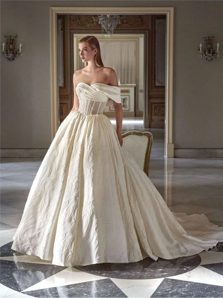 Aroah by Pronovias Privee