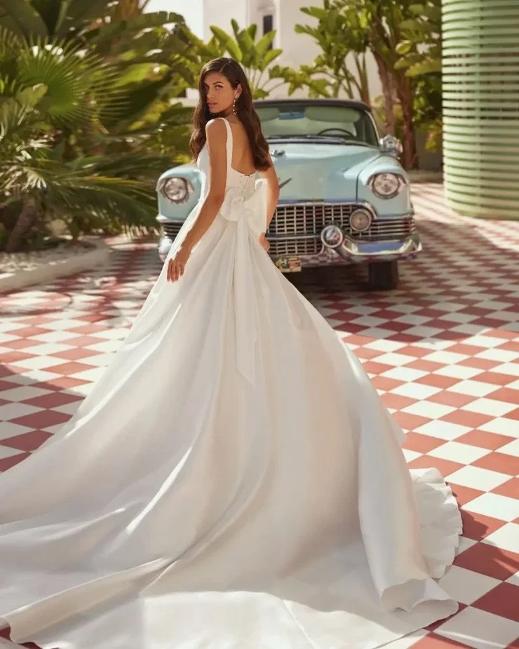 Julee by Luna Novias