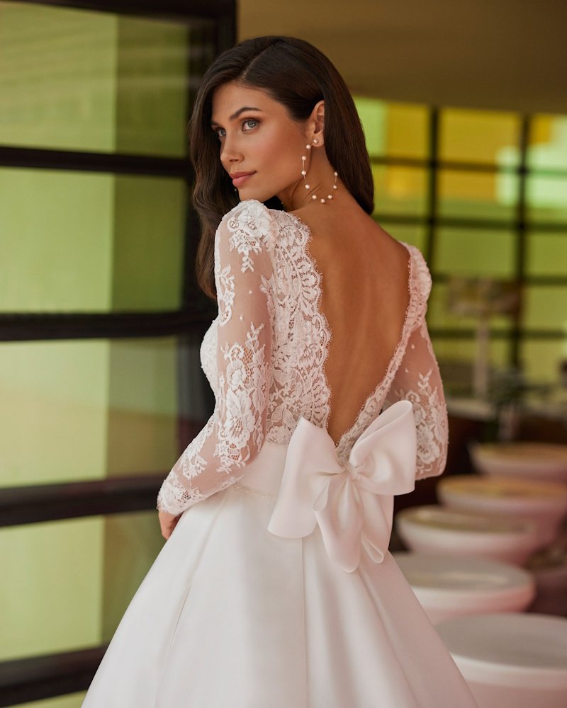Jorine by Luna Novias