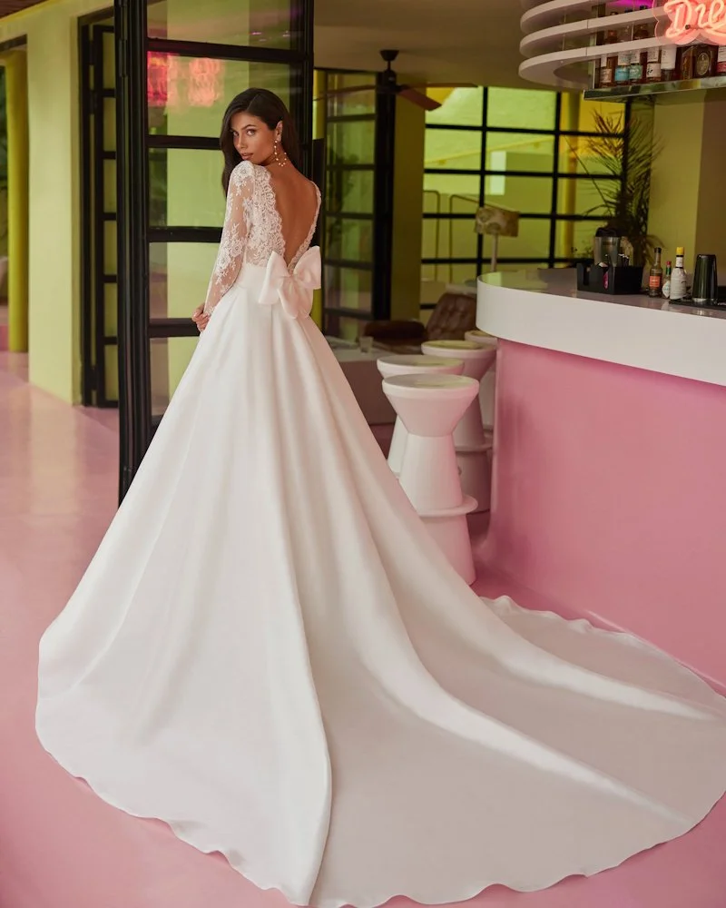 Jorine by Luna Novias