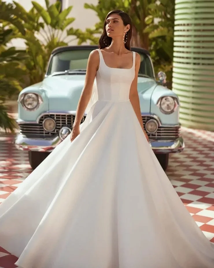  Julee by Luna Novias 