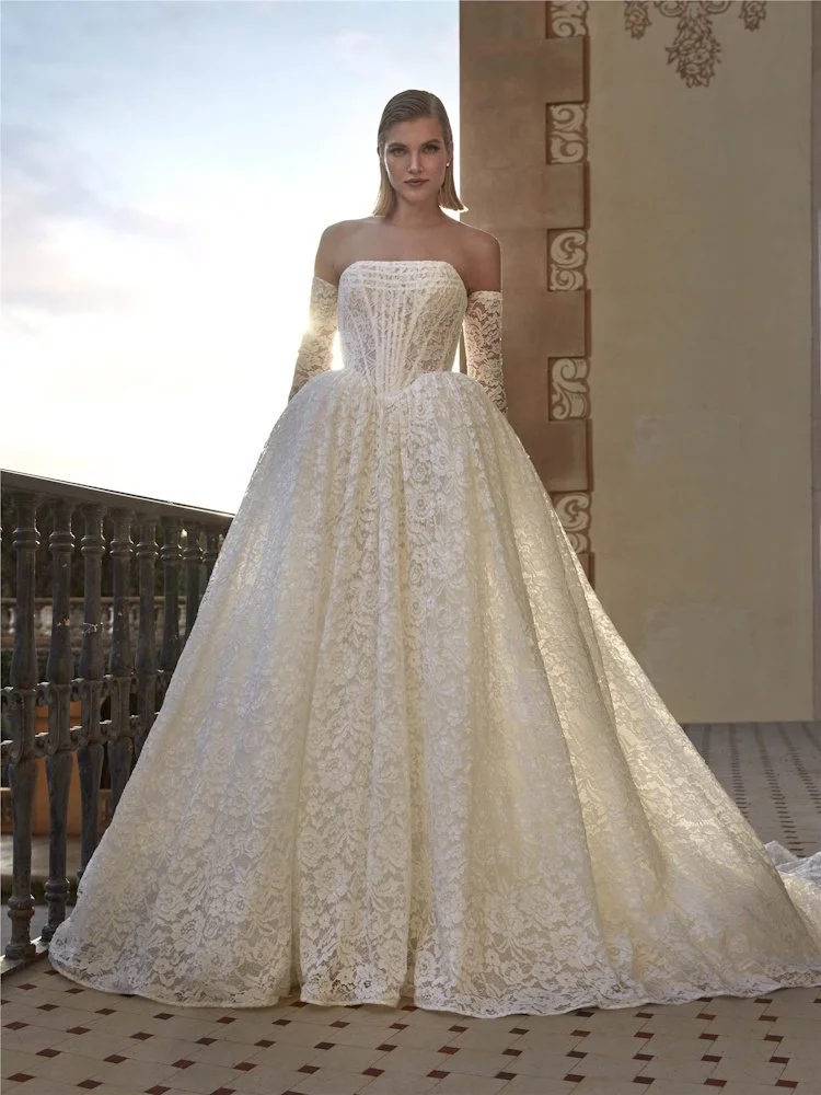Beatris by Pronovias Privee