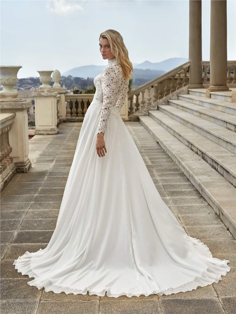 Elonia by Pronovias