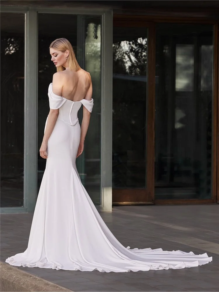 Polenia by Pronovias