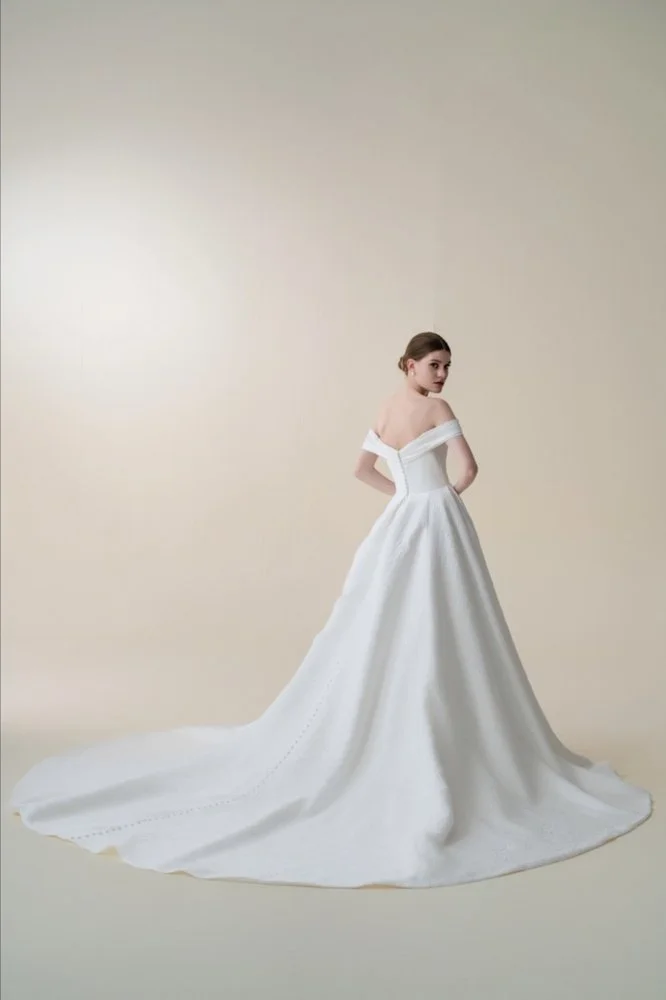Audrey by Teresa Atelier