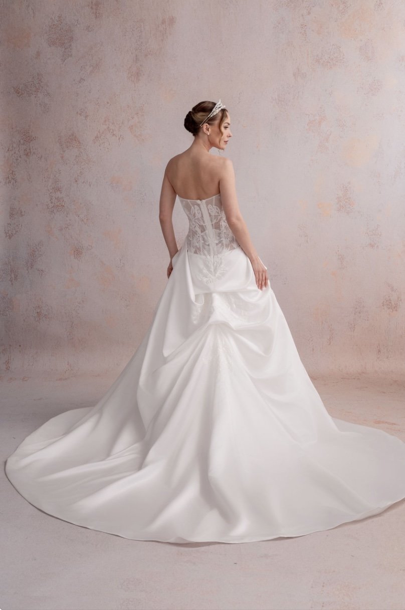 Aurora by April Banbury Bridal