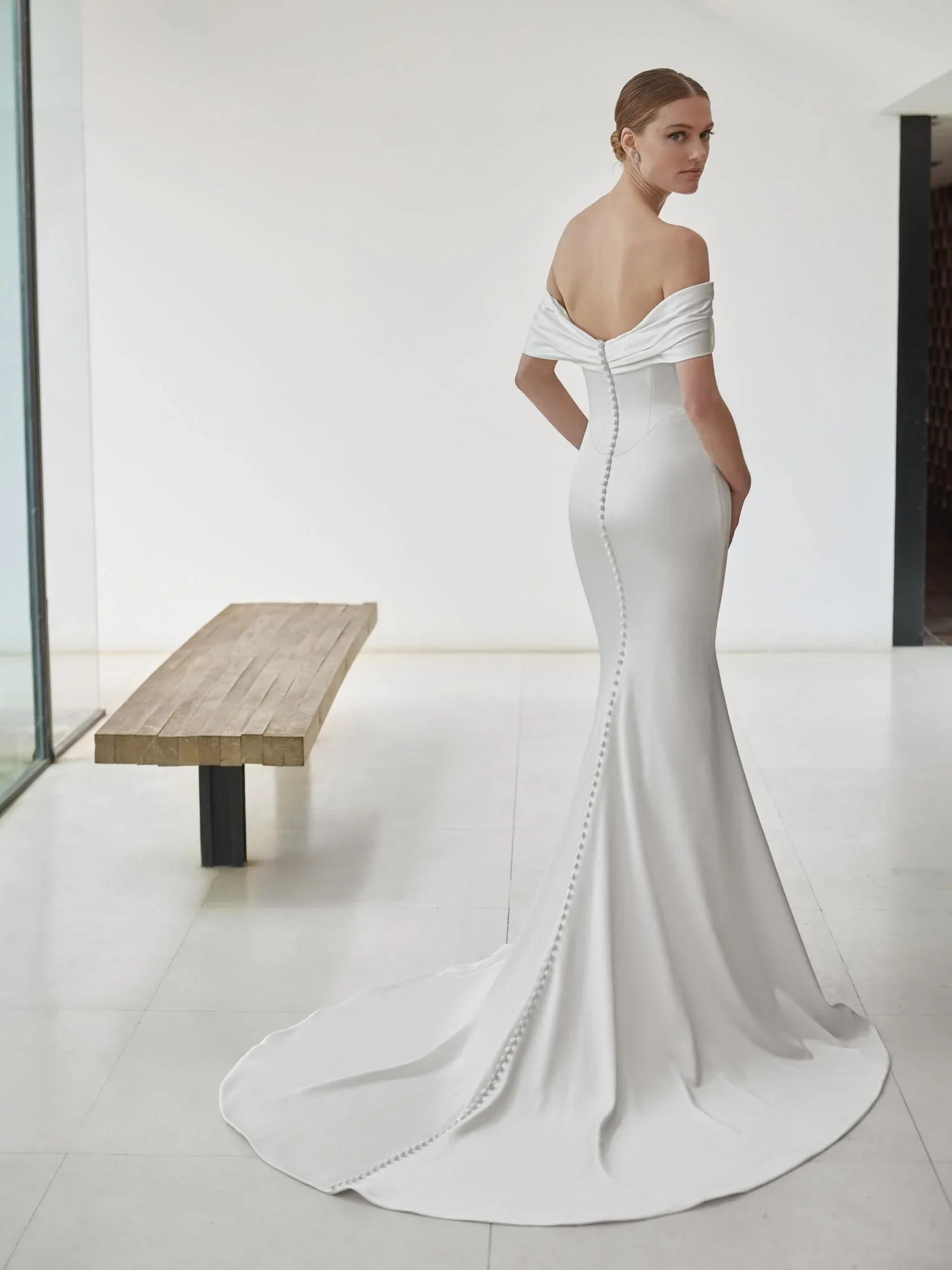 leight PRONOVIAS 2.webp