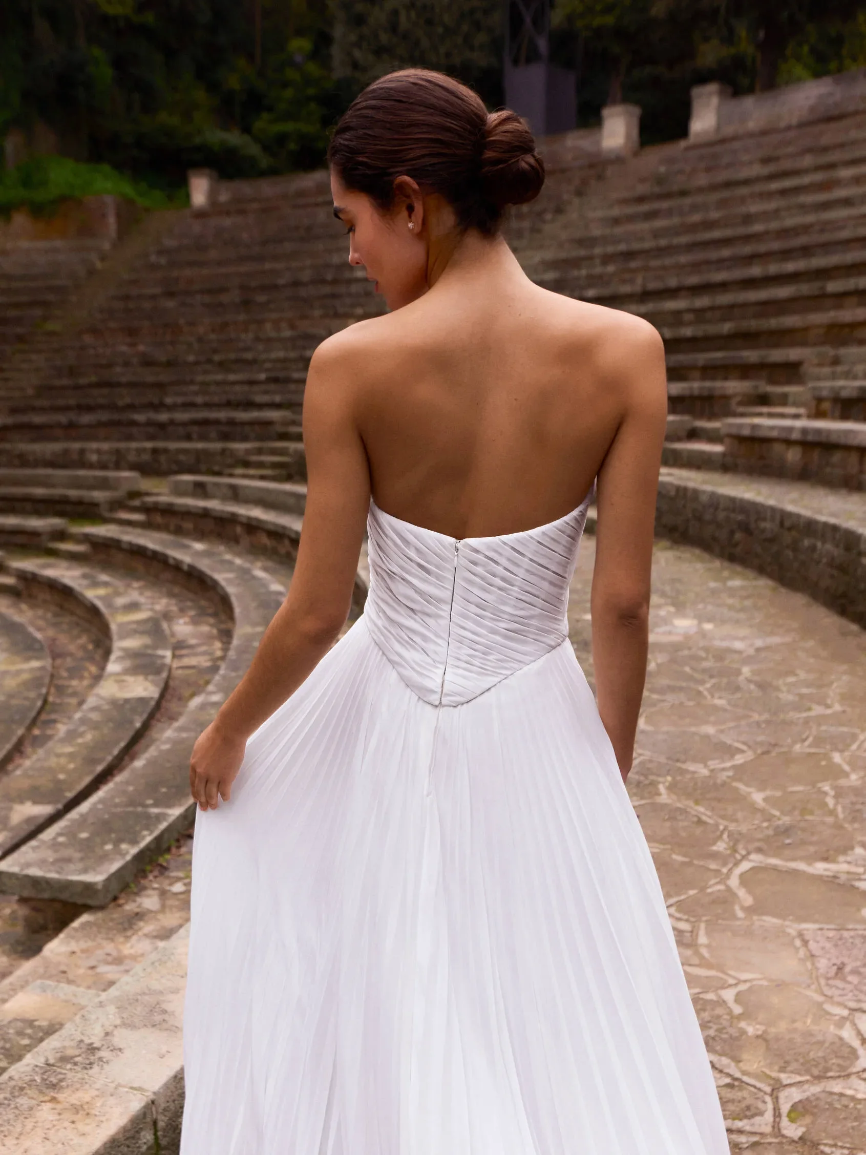 maurita back close.webp