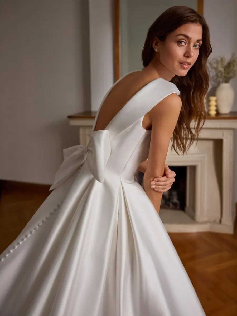 lovnia close bow.webp