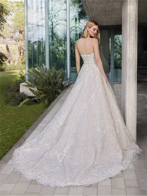 Leily-pronovias-2.webp