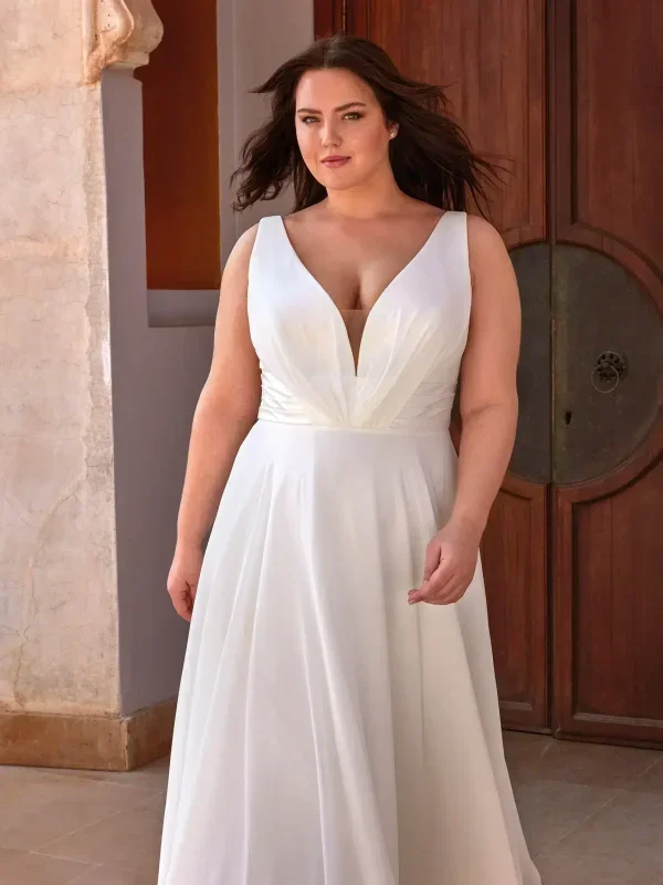Asmara plus size no sleeves.webp