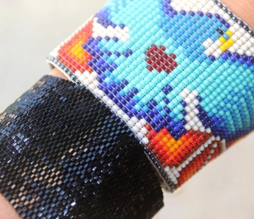 >> huichol art 