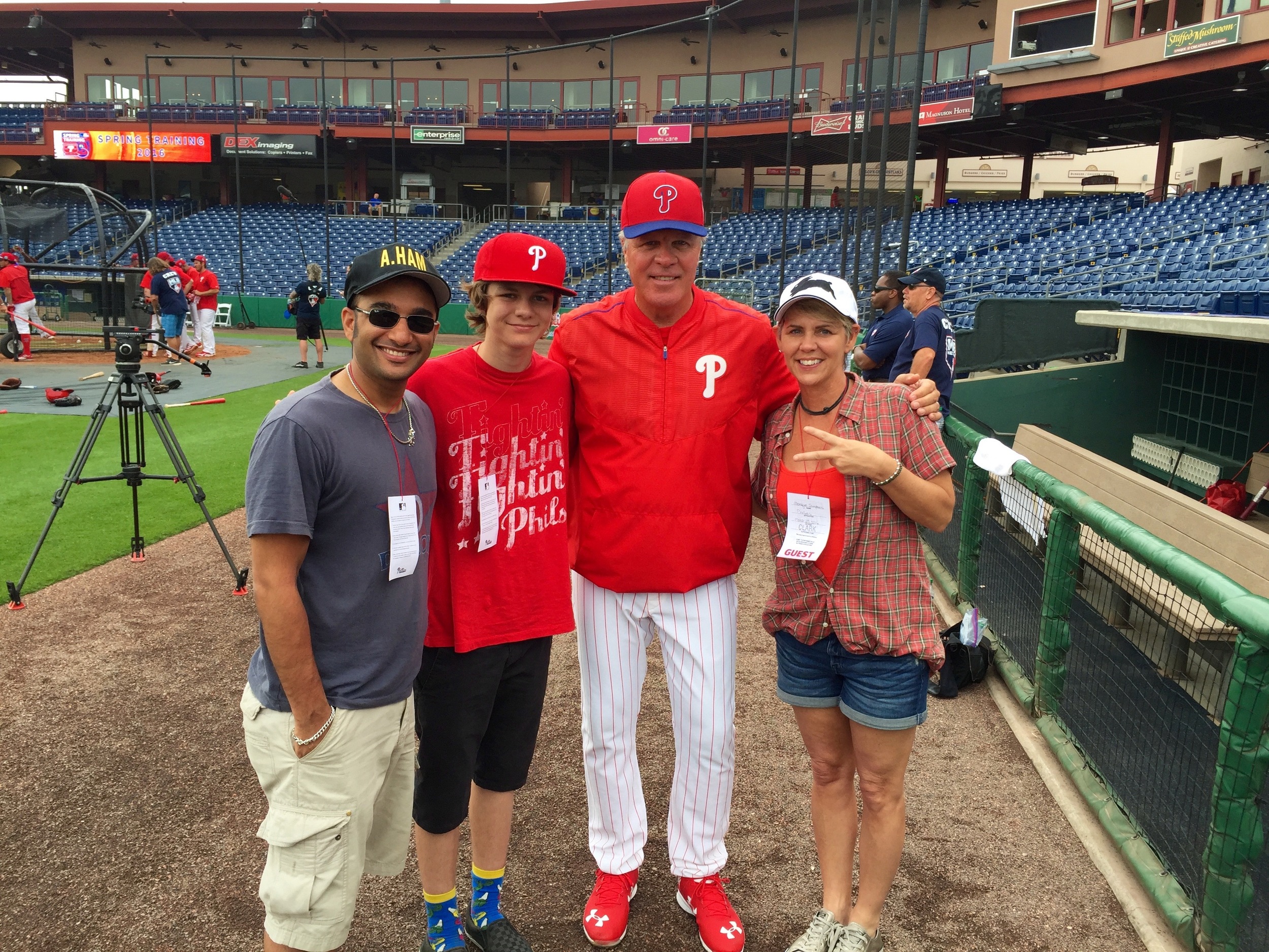  Ty, Muneesh and Monique with Phillies manager Pete Mackanin&nbsp; 