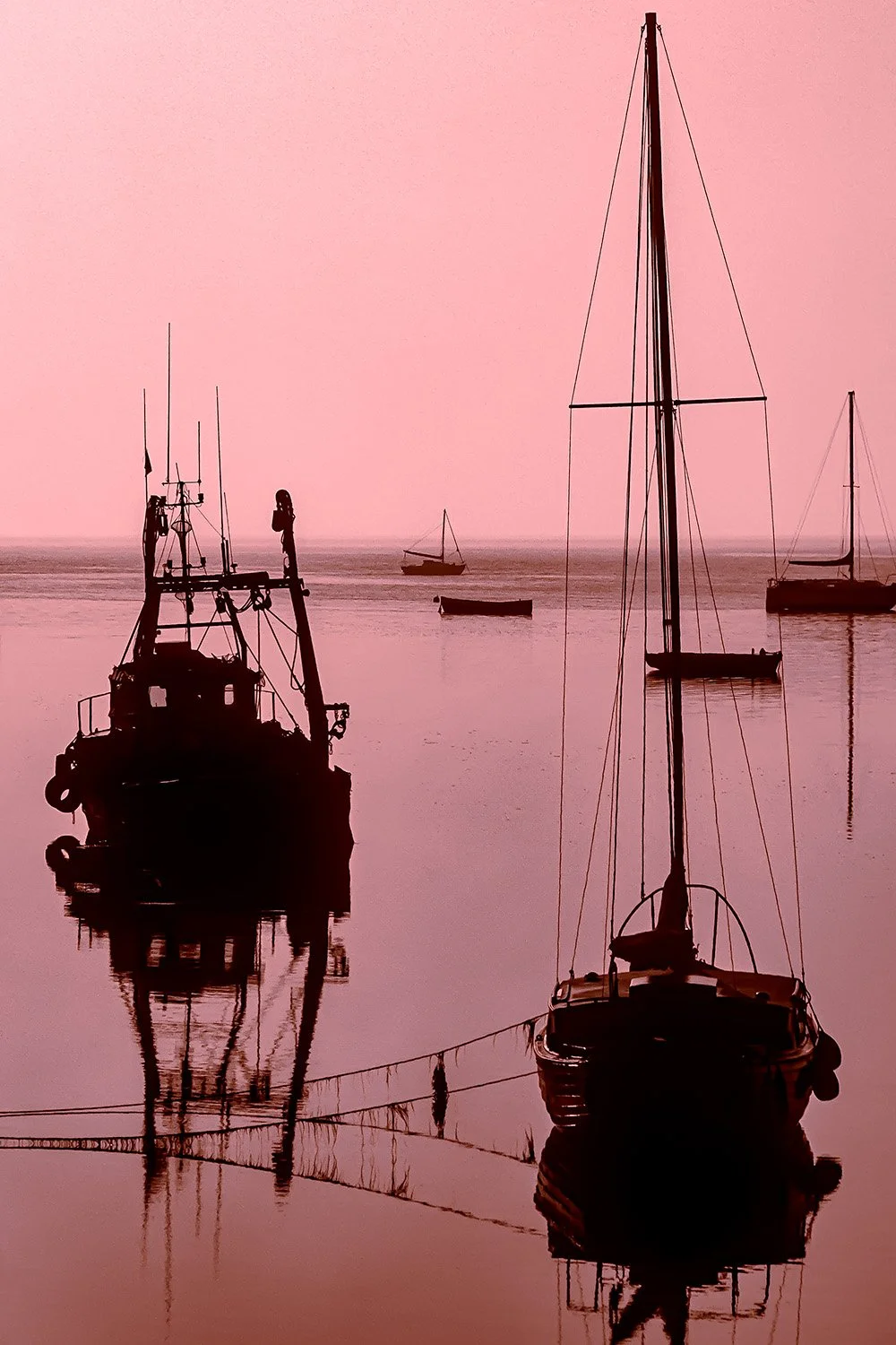 Home Sweet Home

 

  "If you search the world for beauty you may find it in the end, for the world is round and will lead you back to your door." &nbsp;Robert Brault   Leigh-on-Sea, England 