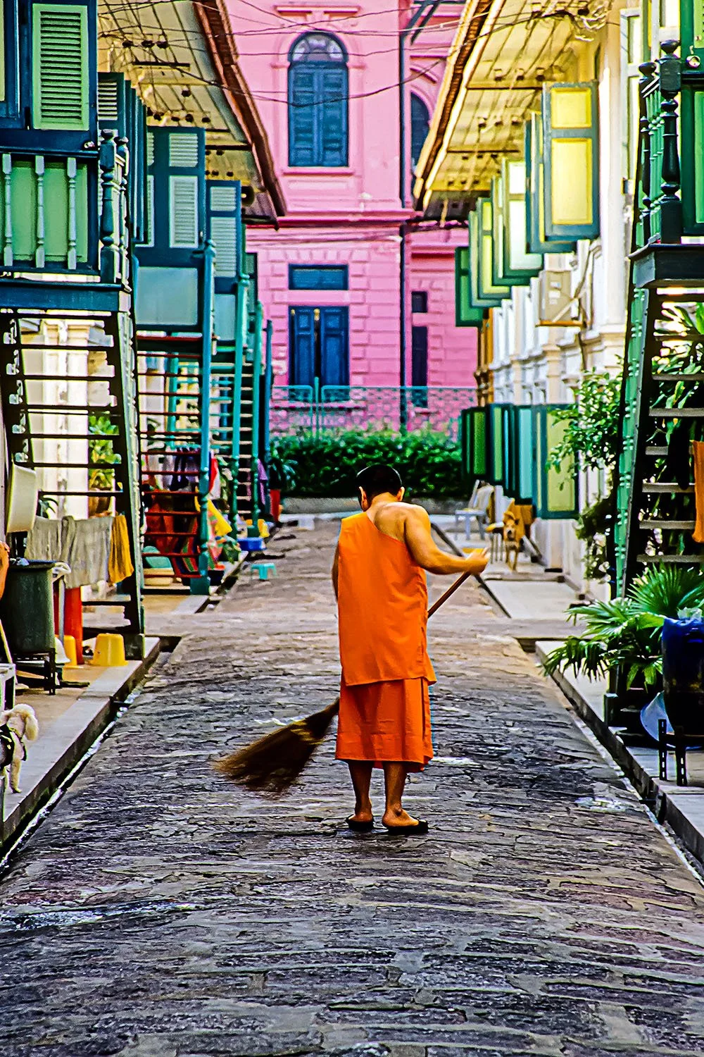 Monk at Work

 

 Bangkok, Thailand 
