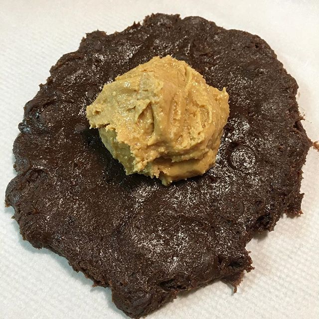 What's inside the surprise?! 🍪 
Prepping our Gluten Free Peanut Butter Surprise Cookie for our upcoming markets. .
.
.
.
.
#vancouverfoodie #vancitybuzz #vancityeats #eeeeeats #gastropost #f52grams #fbcigers #feedfeed #foodfeed #foodcouver #foodphot
