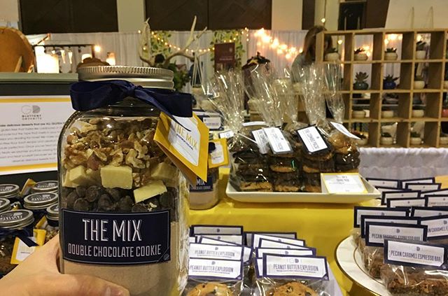 45 minutes until @refreshmarket starts! This is seriously one the most prettiest markets of the winter season 😍.
.
.
.
#vancouverfoodie #vancitybuzz #vancityeats #eeeeeats #gastropost #f52grams #fbcigers #feedfeed #foodfeed #foodcouver #foodphotogra