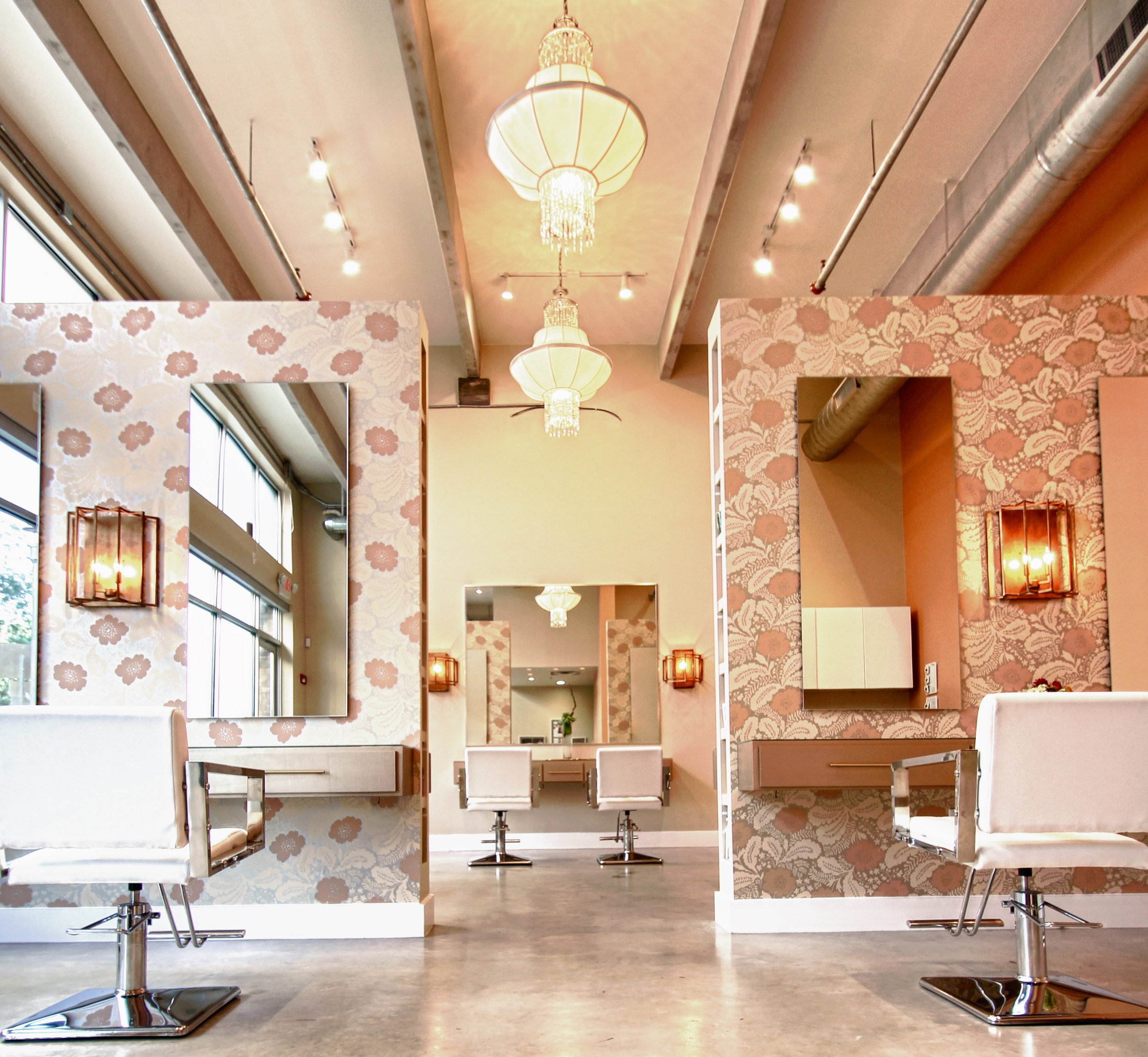 ROAR SALON