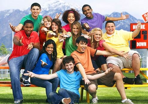 high-school-musical-get-in-the-picture-3d27758a-3f14-4b88-a311-95d1ee595a3-resize-750.jpg