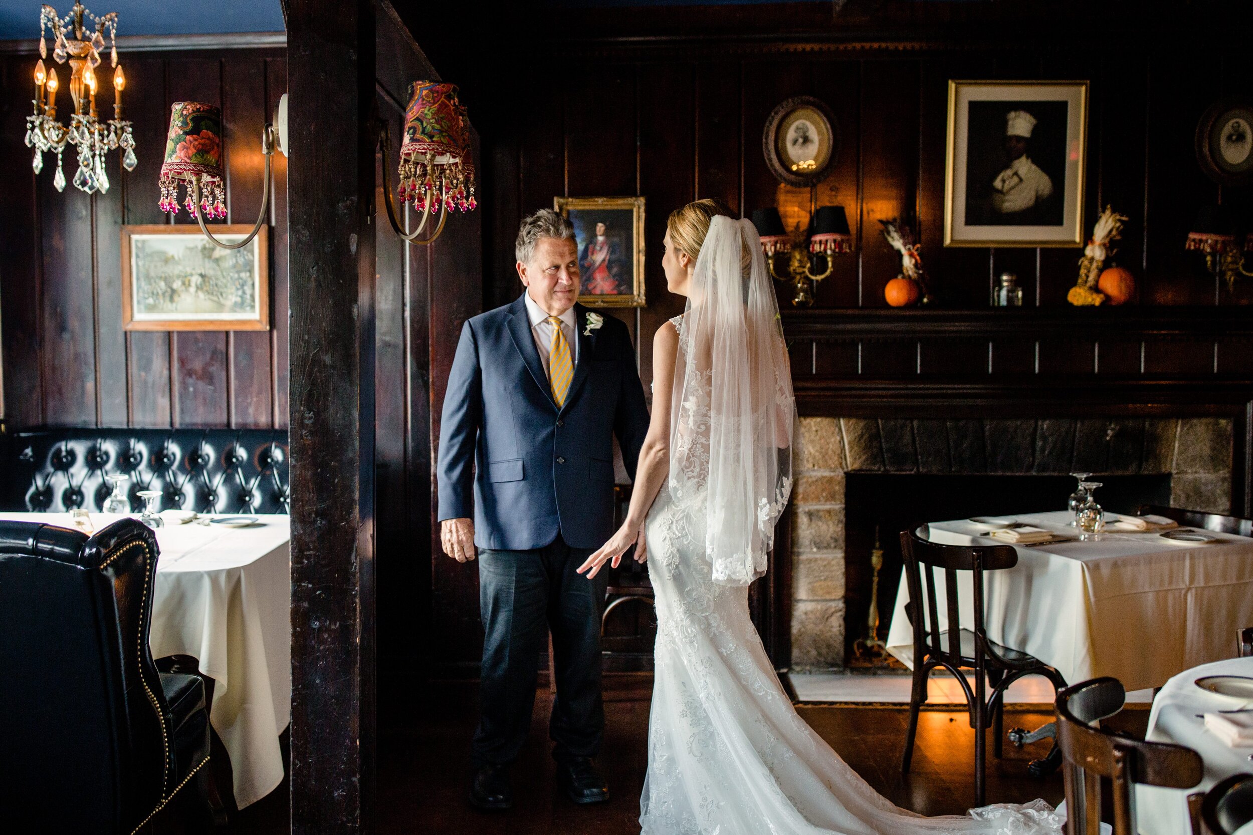 bride-talking-with-father-before-wedding.jpg