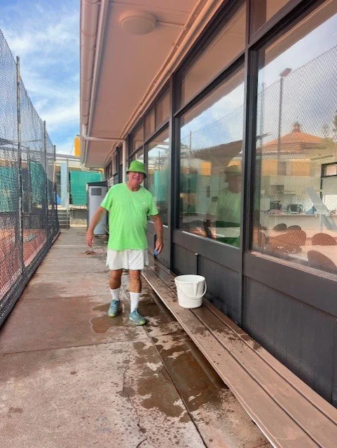 HTC Working Bee - many hands made light work 