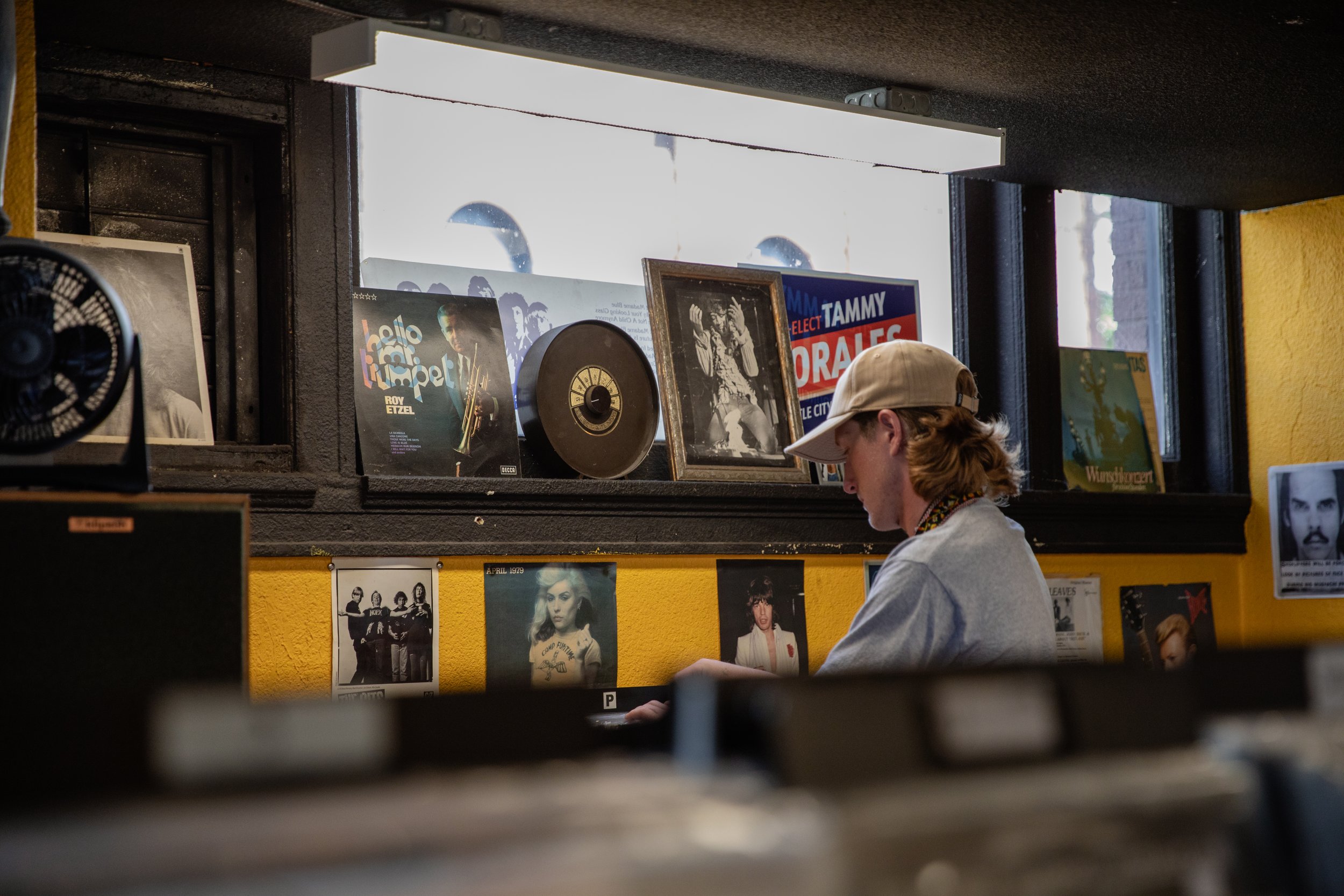 vizz_record_shop.jpg
