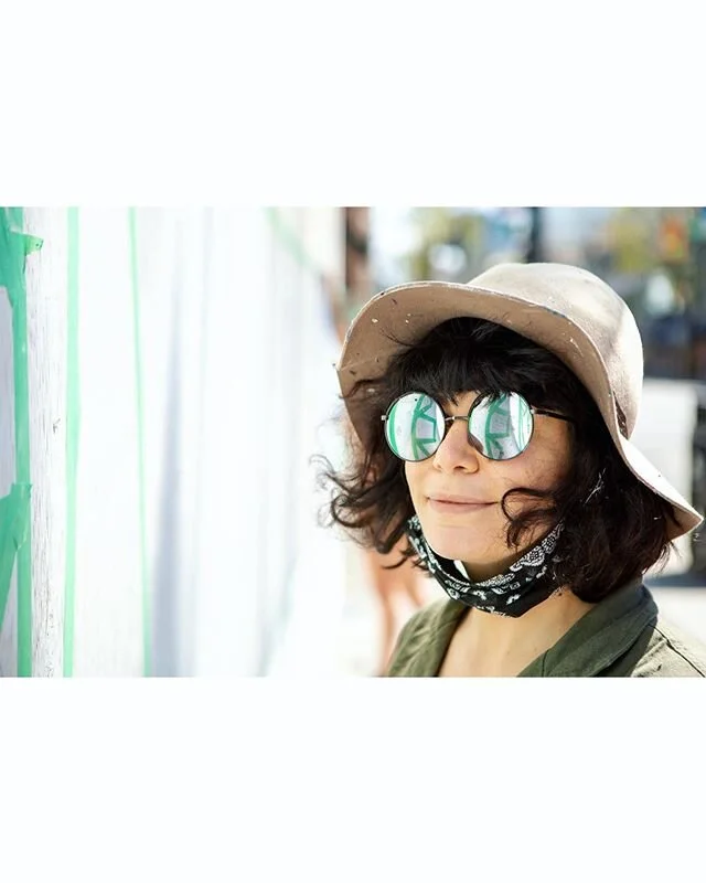 👁‍🗨I’m honoured to be featured in the @georgiastraight for a section on Trailblazers and the experience of creating community
murals during COVID💗. The beautiful cover artwork for this issue was done by the amazing @hannaleejoshi 🙏🏼💥.