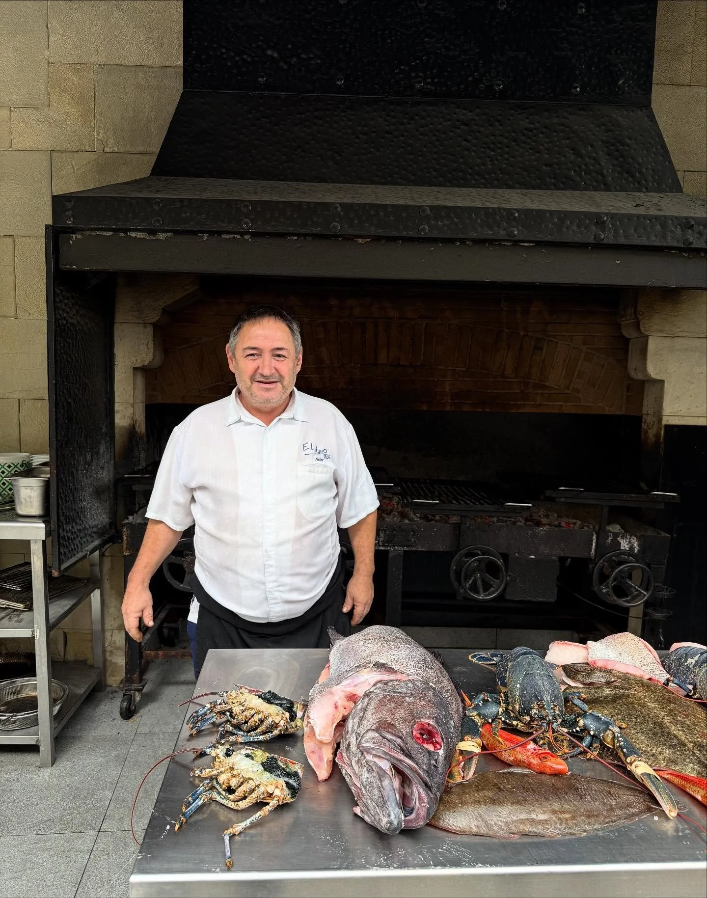 Many of you probably know that @elkano_jatetxea is one of the best restaurants in Basque Country, and one of the best restaurants to eat fish in the world. They pioneered the whole fish grilling and the simplicity of what they do only makes it all th
