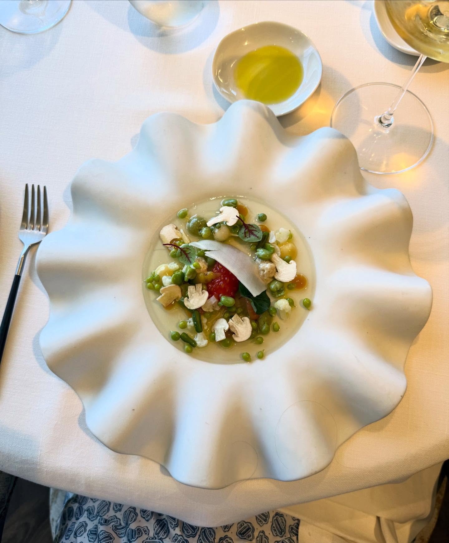 It&rsquo;s really only a coincidence that I post pictures of this amazing meal today. I&rsquo;ve been meaning to talk about @itzuli_restaurante for a while, but some stories are so amazing they make you step back and digest before you tell them. 

La