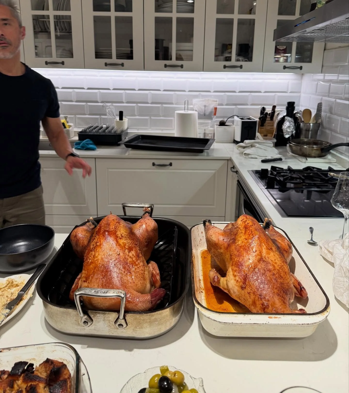 Happy Thanksgiving everyone 🦃 Thankful every year for @kpatricio&rsquo;s turkey skillz and our US crew @maitemonte. And the morcilla stuffing. Dessert this year was bread pudding, sweet potato pie with a tweaked crust, and of course cookies. Karaoke