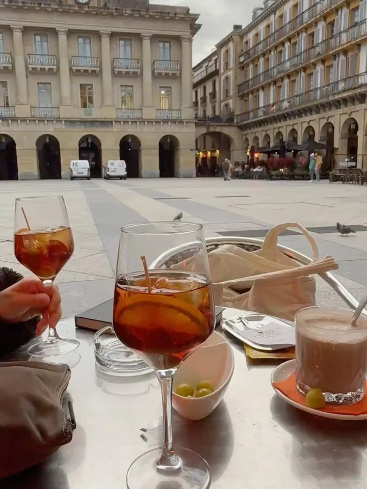 happy saturday 🍸 
vermouth in the plaza of San Sebastian&rsquo;s old town, wish you were here 💖