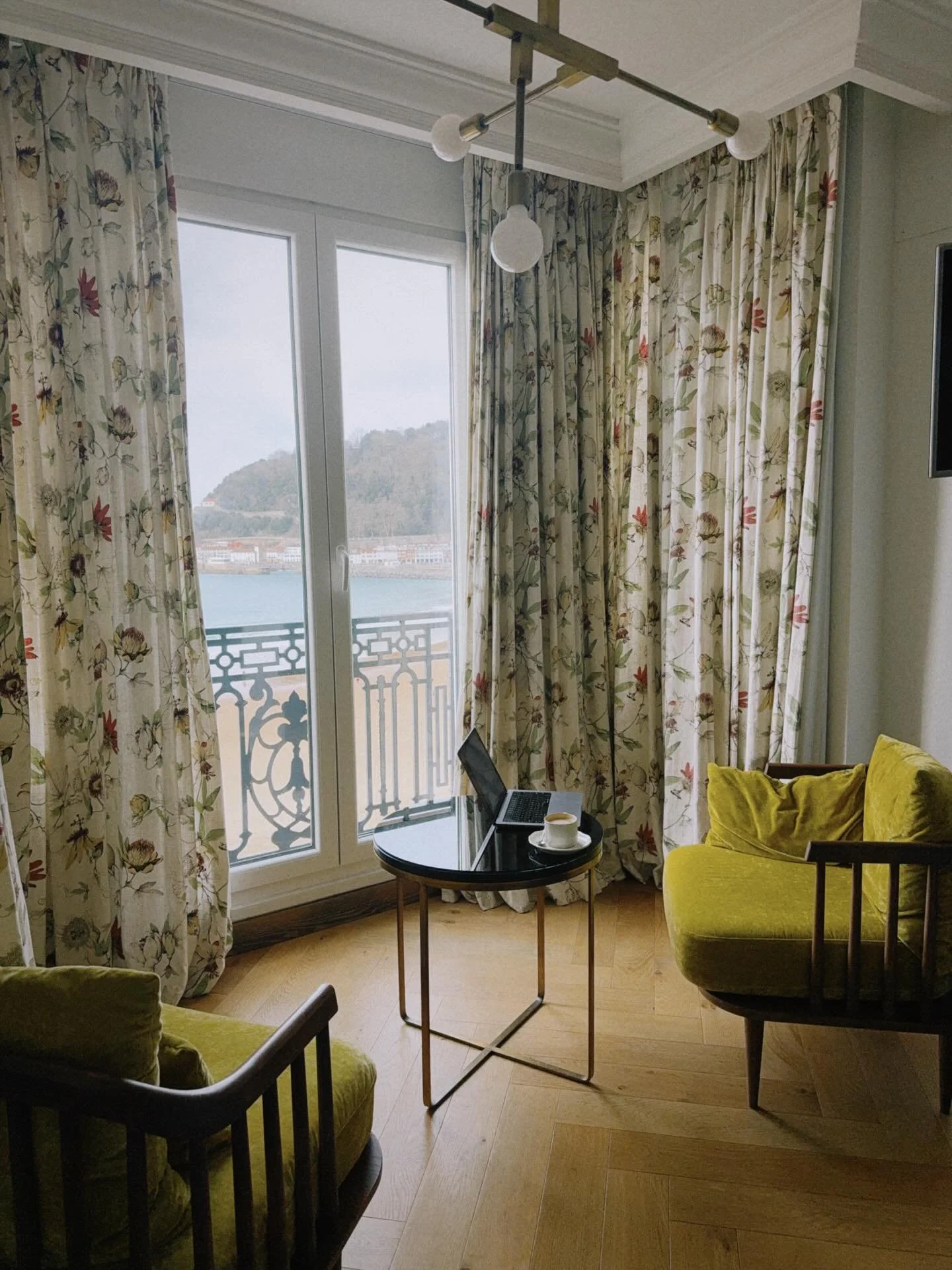 Love a good success story in the oft disappointing world of hotel refurbs, and that&rsquo;s what I have for y&rsquo;all today! Stayed recently at @hoteldelondresydeinglaterra to see the HUGE refurb from the inside out, and I am so pleased to report t