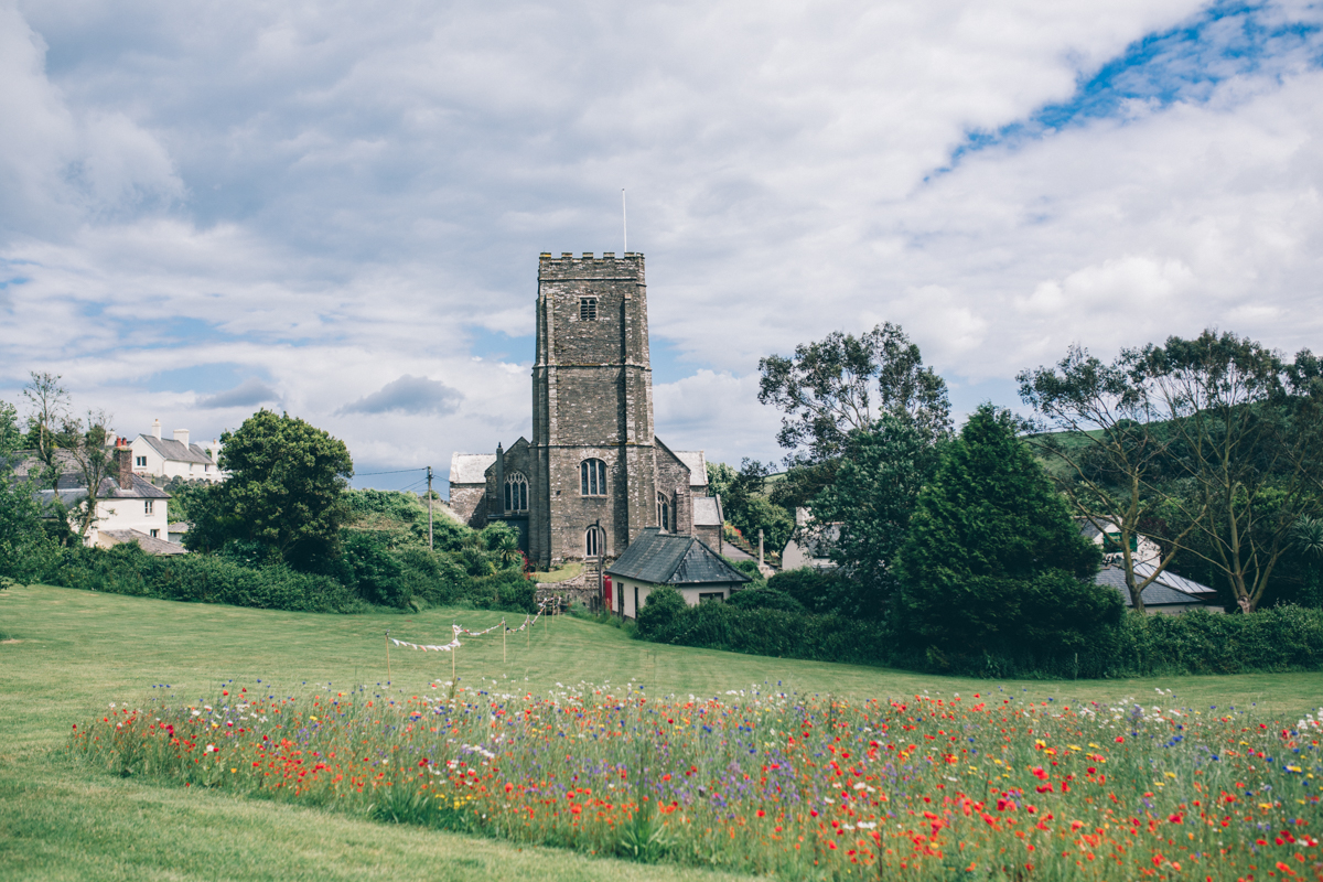 SUZ+MARK SOUTH DEVON VILLAGE GREEN WEDDING LOW-336.jpg