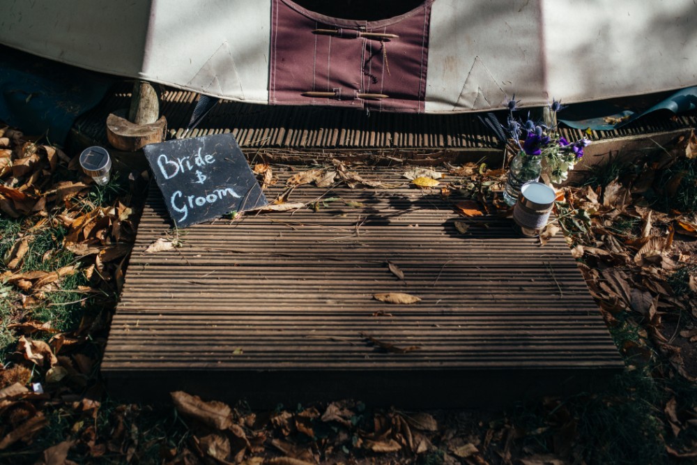 Joe+Lauren Intimate Woodland Handfasting - Naomijanephotography 29.jpg