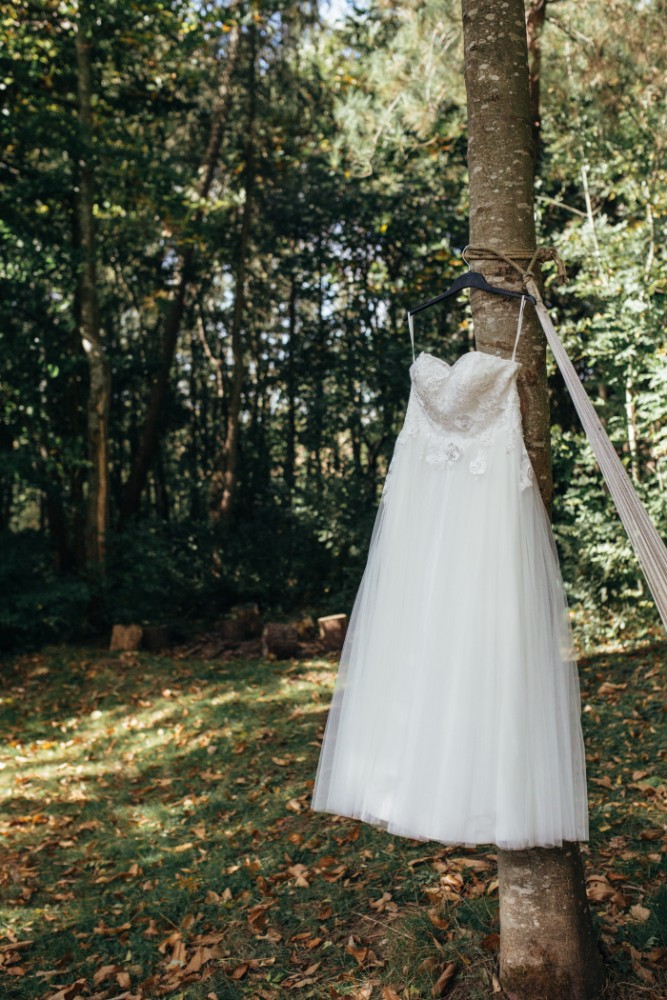 Joe+Lauren Intimate Woodland Handfasting - Naomijanephotography 32.jpg