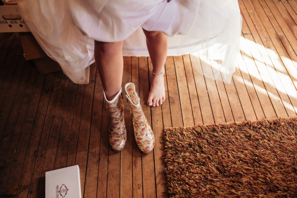 Joe+Lauren Intimate Woodland Handfasting - Naomijanephotography 44.jpg