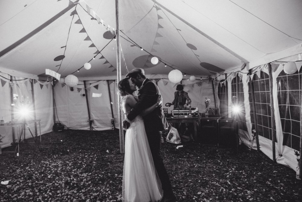 Joe+Lauren Intimate Woodland Handfasting - Naomijanephotography 96.jpg